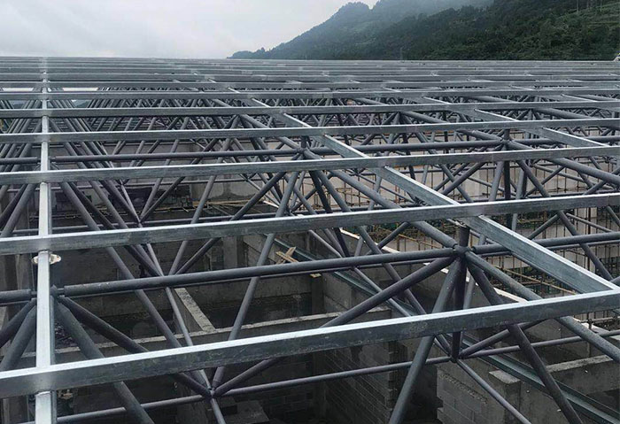 哈密仁怀冠英学校艺体楼网架